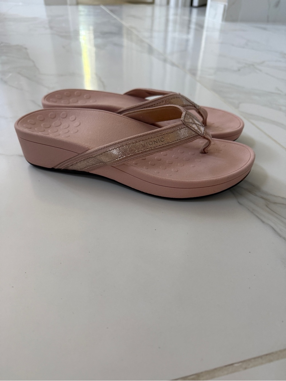 Vionic Rose Pink Metallic Thong Wedge Sandals